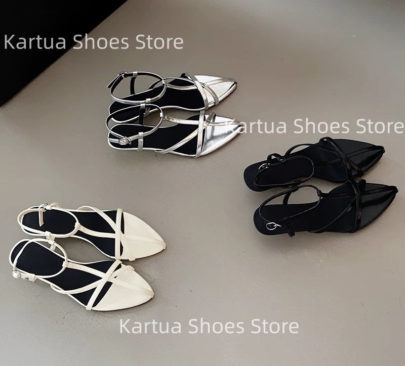 Leather Classic Strap - Sandalias Planas de Piel Negra con